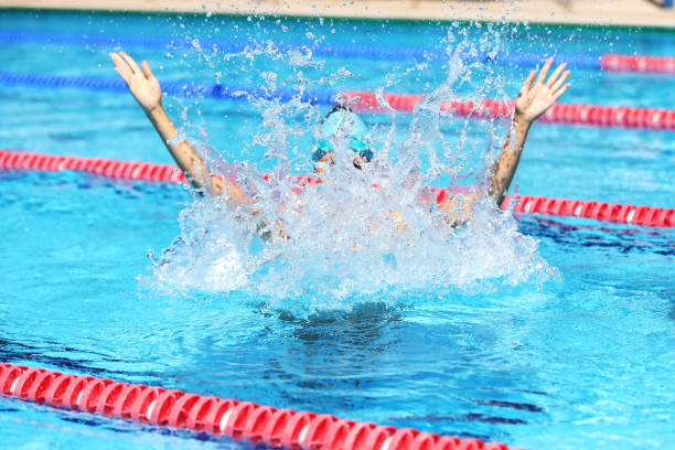istock Water splash in swimming pool. Summer vacation holiday. 1344907556