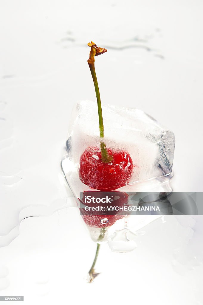 하나의 냉동상태의 cherrie - 로열티 프리 냉동된 스톡 사진