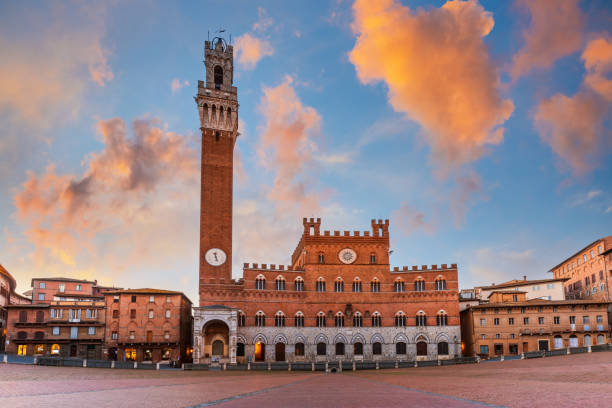 siena, itália. - piazza del campo - fotografias e filmes do acervo