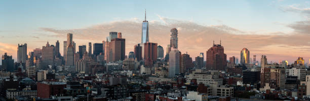뉴욕 시티 스카이라인 - dramatic sky manhattan moody sky new york city 뉴스 사진 이미지