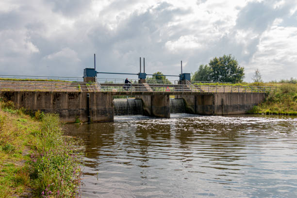 istock A flood defense in the river 'the Berkel' 1345090380