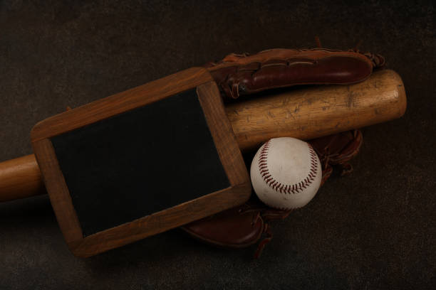 baseball ball, wooden bat and vintage glove - catching horizontal nobody baseballs imagens e fotografias de stock