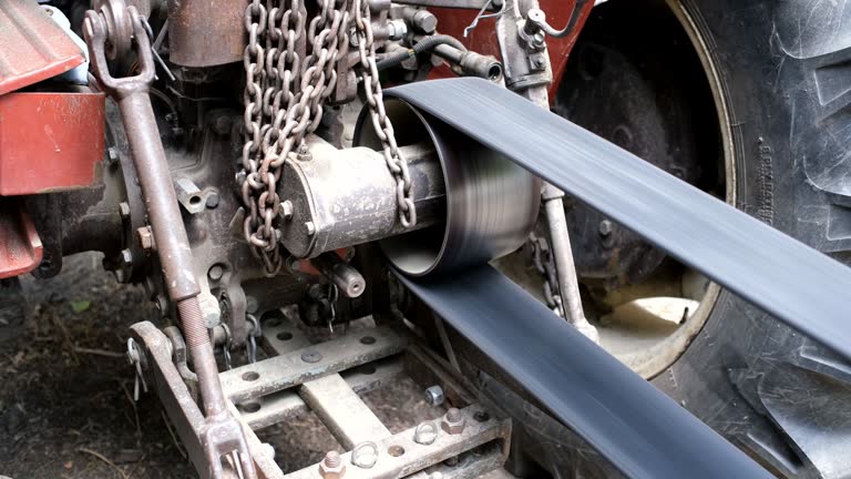 Historic threshing machine working