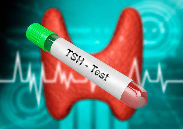 пробирка для анализа тиреостимулирующего гормона. тест на ттг - physical checkup стоковые фото и изображения
