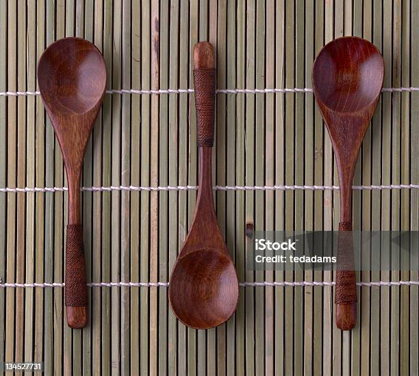 Madera Spoons Japonés Foto de stock y más banco de imágenes de Alimento - Alimento, Asia, Bambú - Material