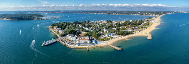 sandbanks, poole harbour, okręg bournemouth, anglia, wielka brytania - hampshire zdjęcia i obrazy z banku zdjęć