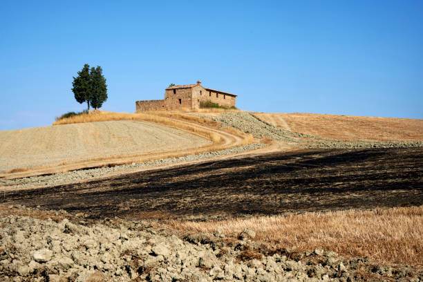 istock rural tuscan house 1345290264