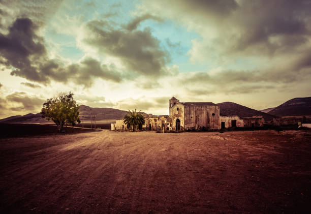 masía del fraile - western usa fotografías e imágenes de stock