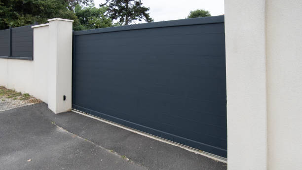 portal suburban closed aluminium steel gate brown on home street access house garden - large aperture imagens e fotografias de stock