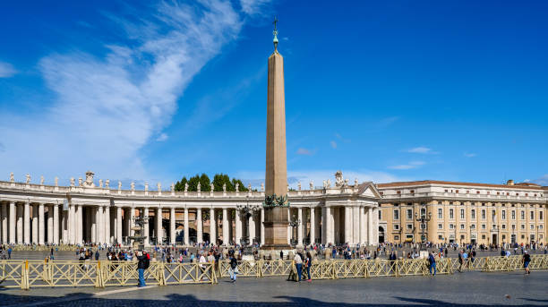 성 베드로 대성당과 베르니니 의 식민지 광장의 넓은 각도 보기 - statue st peters basilica fountain state of the vatican city 뉴스 사진 이미지