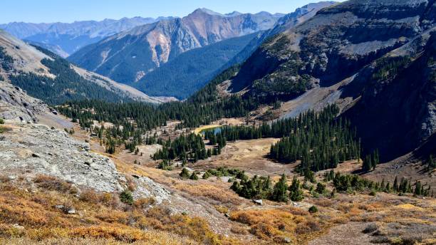 サンファン山脈の下氷盆地 - san juan basin ストックフォトと画像