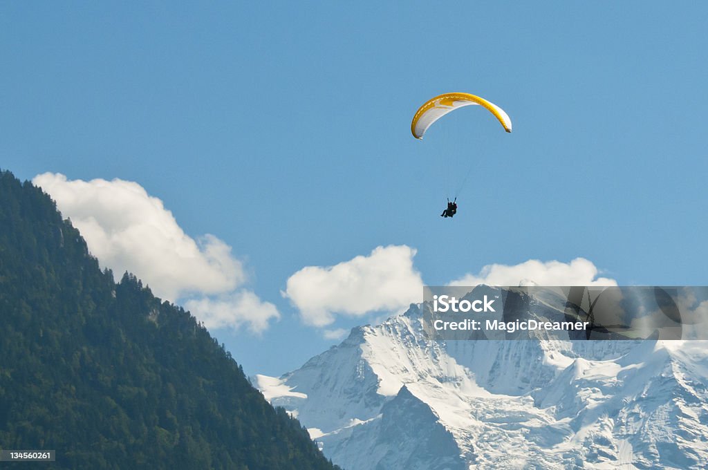 Paraglider 스위스 알프스 - 로열티 프리 인터라켄-스위스 스톡 사진