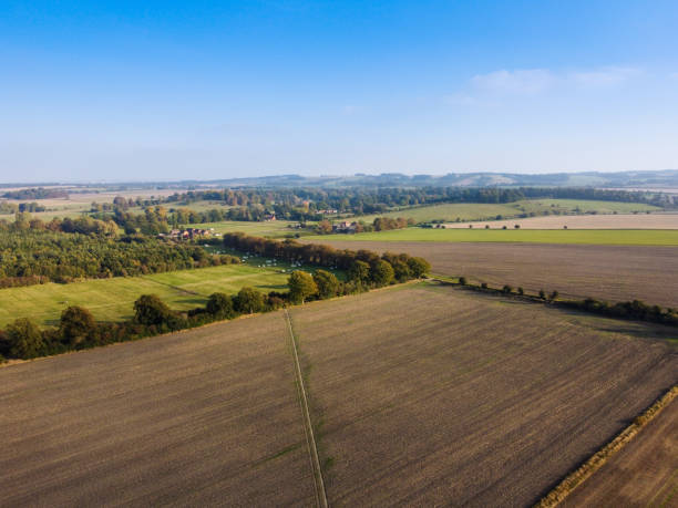 istock Autumn in Oxfordshire Countryside 1345717624