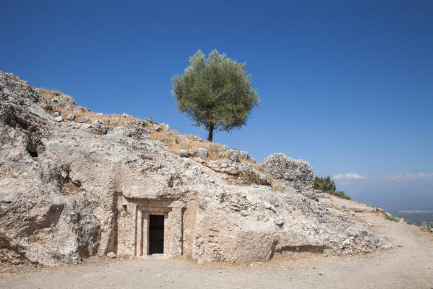 ruinen der antiken stadt tlos. ansicht der alten lykischen felsengräber aus dem 4. jahrhundert v. chr.c. in der nähe der stadt fethiye, provinz mugla, türkei. - mugla province stock-fotos und bilder