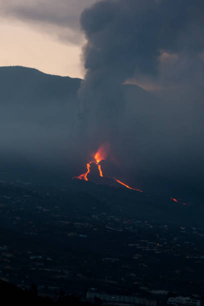 istock Cumbre Vieja volcano eruption 1345795797