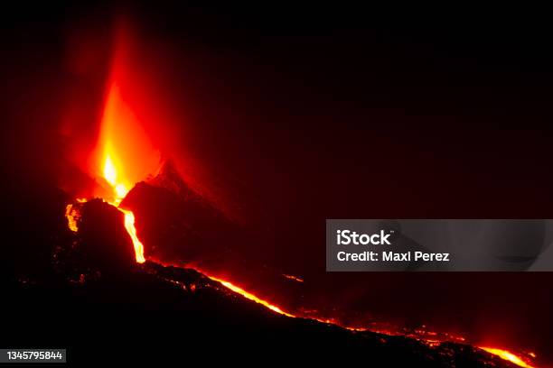 Cumbre Vieja Volcano Eruption Stock Photo - Download Image Now - La Palma - Canary Islands, Volcano, Spain