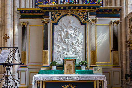 Saint sulpice de Favieres, france, august 28, 2016 : altar and choir of Saint sulpice de favieres church, in Essonne