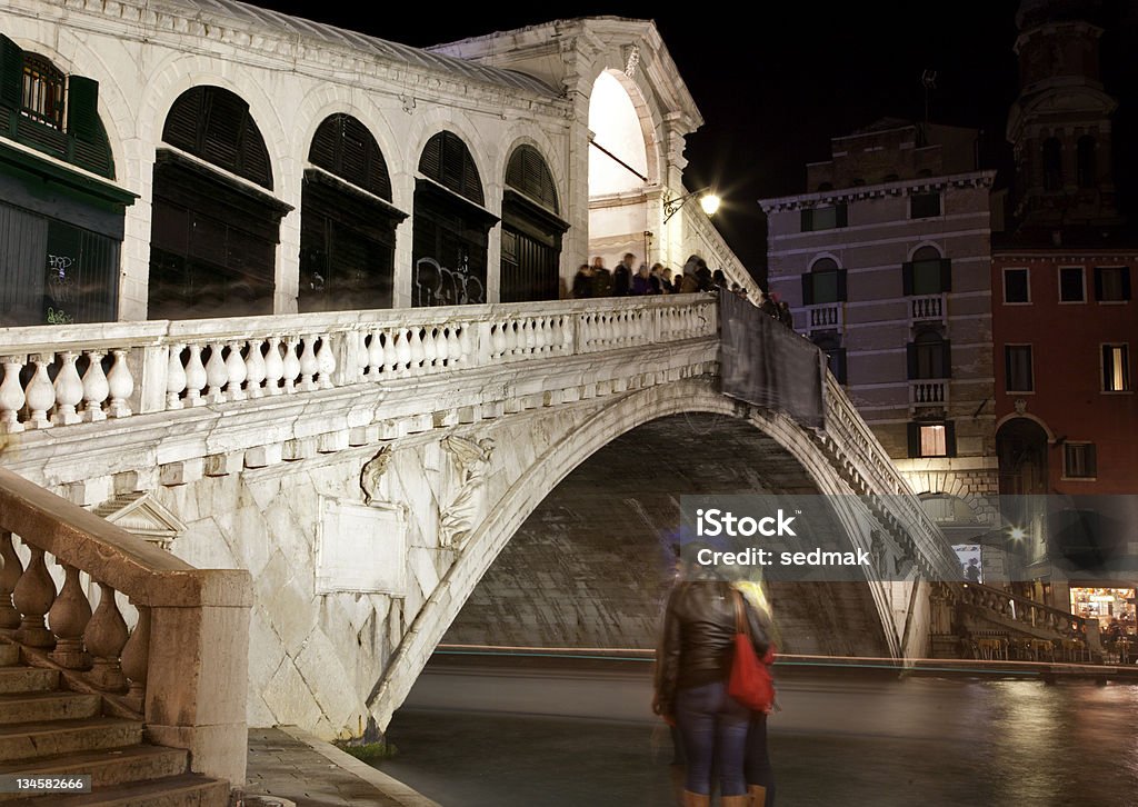 Venezia-Ponte di Rialto di notte - Foto stock royalty-free di Architettura