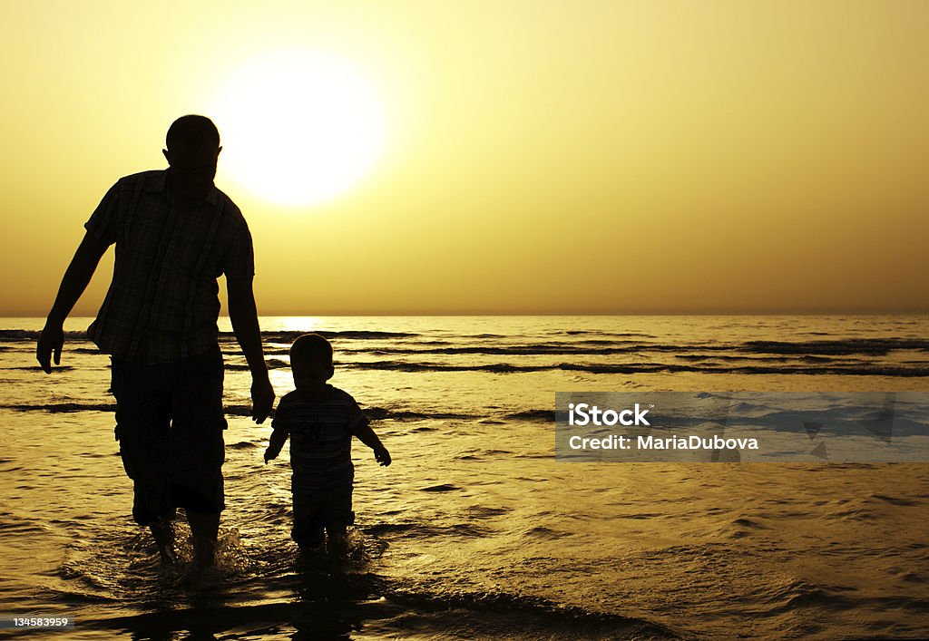 Padre e hijo - Foto de stock de Actividad libre de derechos