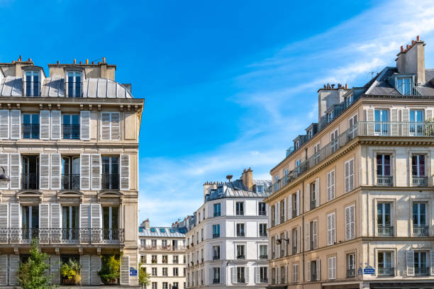 パリ、美しい建物 - building exterior built structure street paris france ストックフォトと画像