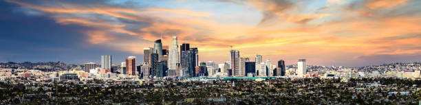 los angeles california panorama view - hollywood california skyline city of los angeles panoramic imagens e fotografias de stock