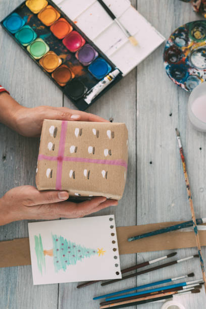 istock Preparing christmas gifts 1345922309