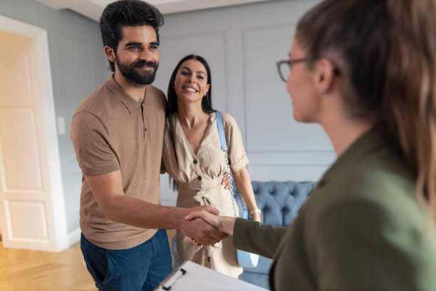 istock Hello, it's very nice to meet you! 1345955918