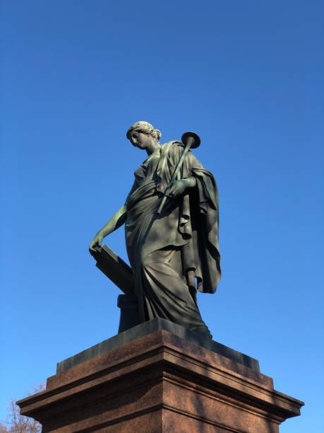 istock Monument of a woman 1345986611