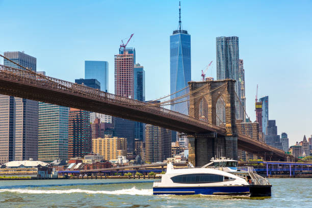 istock Brooklyn Bridge and Manhattan in a sunny day 1346049699