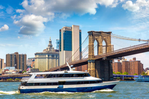 istock Brooklyn Bridge and Manhattan in a sunny day 1346049765