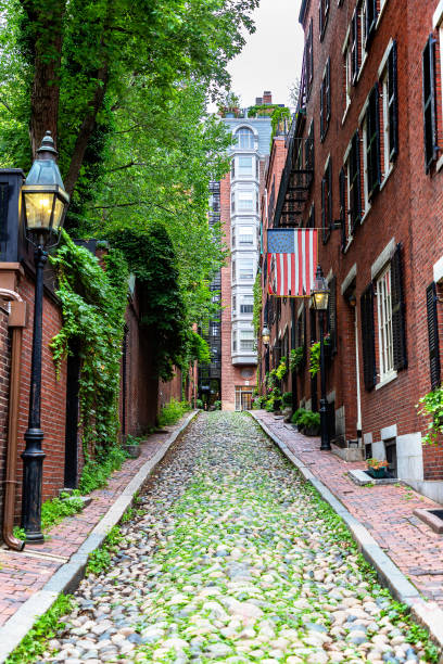 istock Historic Acorn Street in Boston 1346084459