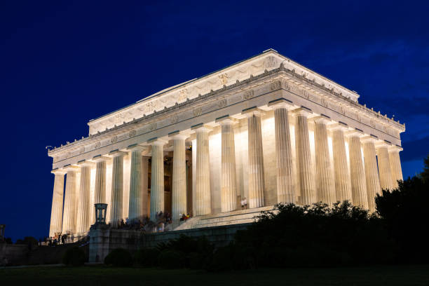 istock Lincoln Memorial in the National Mall 1346090281