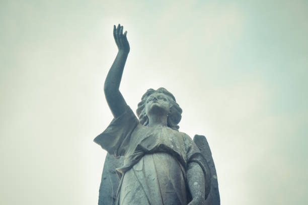 Angel statueYou can find more  similar images  here :