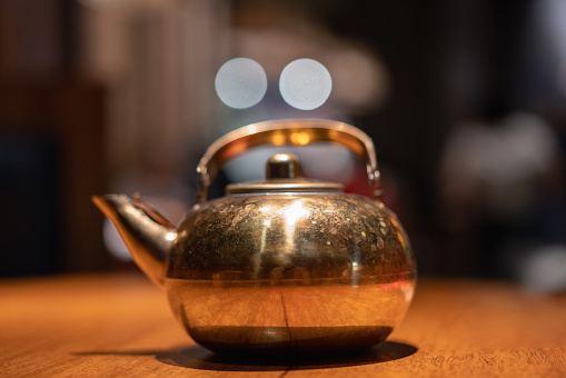 Tea drinking utensils, teapot, cup, tableware.