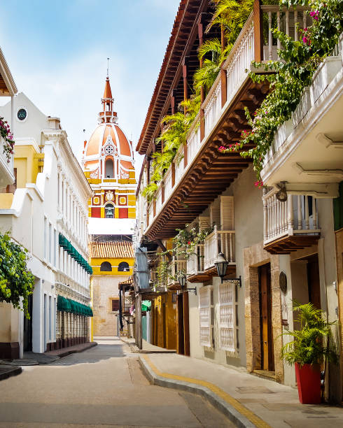 Street view and Cathedral - Cartagena de Indias, Colombia Street view and Cathedral - Cartagena de Indias, Colombia historic district photos stock pictures, royalty-free photos & images