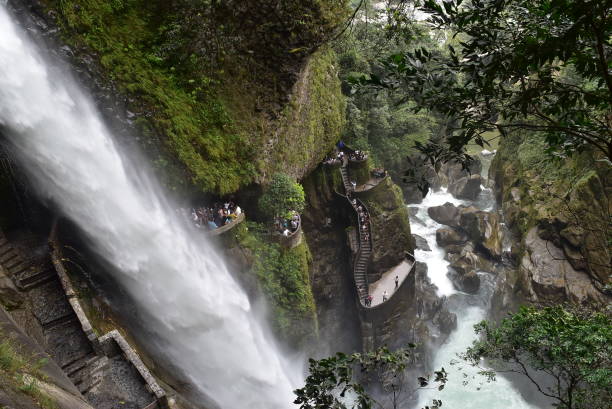 pailón del diablo cascata del río verde - waterfall woods green river foto e immagini stock