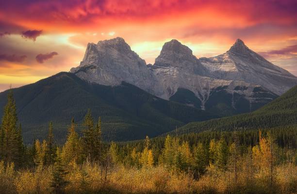 istock Warm Sunrise Over The Three Sisters Mountains 1346264214