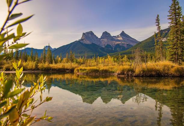istock Fall Foliage By The Three Sisters Mountain Viewpoint 1346264224