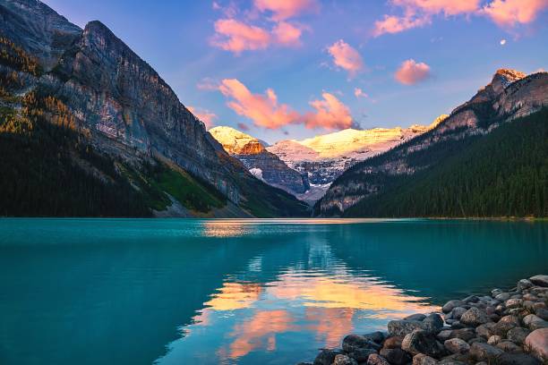 istock Colourful Morning At Lake Louise 1346264989