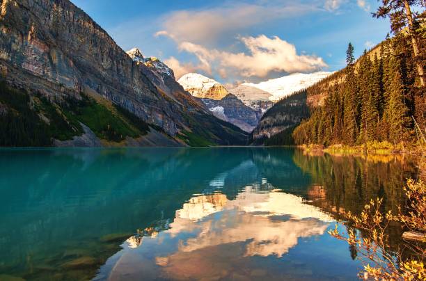 istock Morning Light Over Lake Louise 1346265598