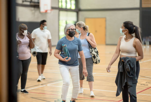 istock Fitness class goers get to know each other 1346275777
