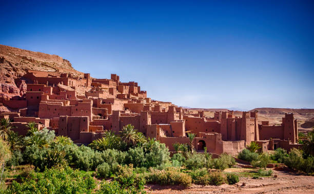 kasbah di ait benhaddou - antica città in marocco nord africa - atlas mountains foto e immagini stock