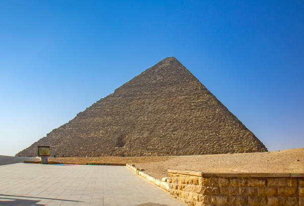 grande pirâmide de gizé em kairo, egito - pyramid of chephren - fotografias e filmes do acervo
