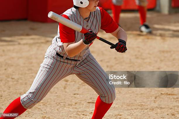 Zum Baseballschlag Bunt Stockfoto und mehr Bilder von Softball - Sport - Softball - Sport, Baseballschlag Bunt, Einen Baseball schlagen