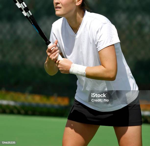 Girl De Tenis Foto de stock y más banco de imágenes de Actividad - Actividad, Actividades y técnicas de relajación, Adulto