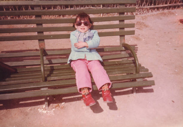 1980 foto di bambine cinesi della vita reale - girl sunglasses 80s foto e immagini stock