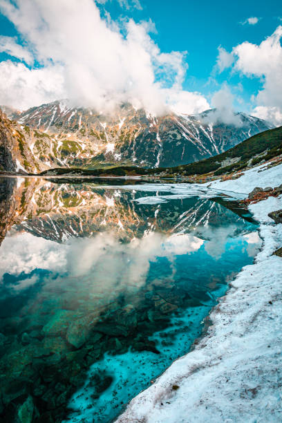 tatra mountains - tatra gebirge stock-fotos und bilder