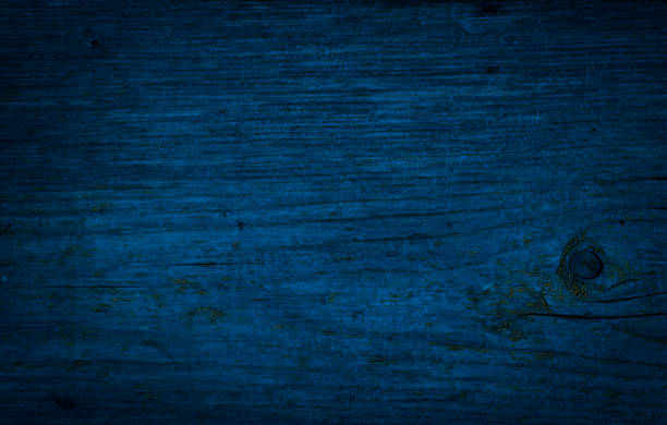 navi blaues holz alte raue oberfläche, dunkler indigo holziger hintergrund, grunge-textur. - construction material wood wood grain timber stock-fotos und bilder