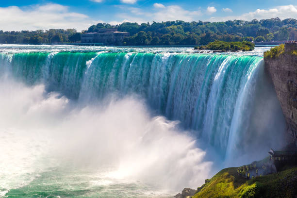 istock Niagara Falls, Horseshoe Falls 1346389545