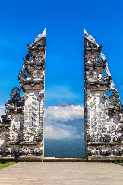 istock Pura Agung Lempuyang temple 1346403086